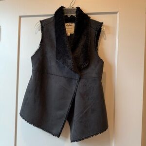 Dylan Black Sleeveless Vest